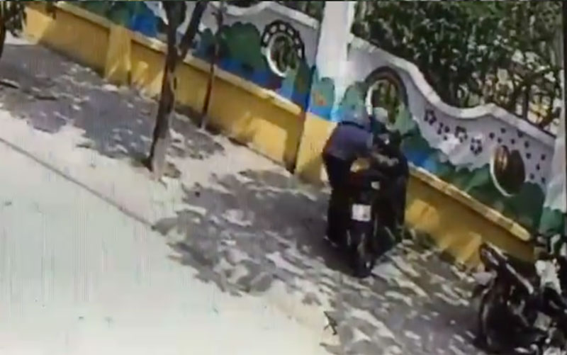 Hà Nội: Kẻ gian mất chưa đầy 3 giây để bẻ khóa xe Honda SH, nhanh hơn cả chủ xe dùng chìa khóa xịn