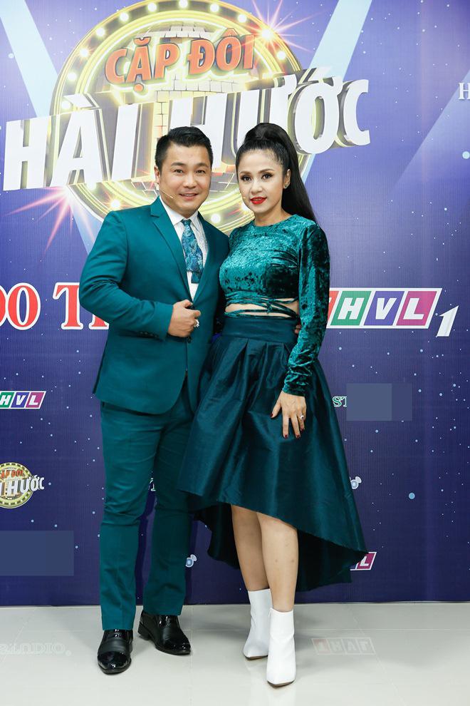 Hết tài tử Lý Hùng, lại đến ca sĩ Akira Phan bắt chước lời cầu hôn của Trường Giang Hết tài tử Lý Hùng, lại đến ca sĩ Akira Phan bắt chước lời cầu hôn của Trường Giang