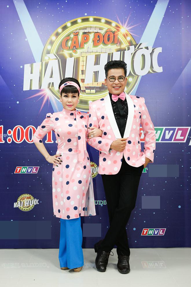 Hết tài tử Lý Hùng, lại đến ca sĩ Akira Phan bắt chước lời cầu hôn của Trường Giang