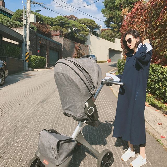 Bà xã Bae Yong Joon đã sinh tiểu công chúa bình an