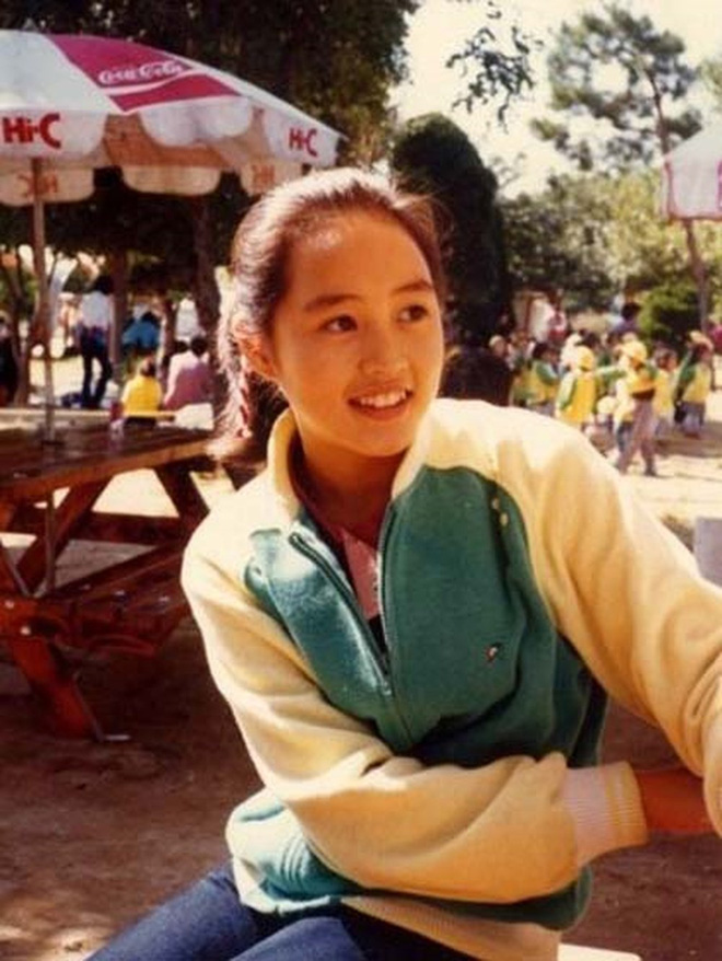 Chị đại Kim Hye Soo: Gái ế đắt giá của showbiz Hàn, chẳng cần bên ai cũng tự mình tỏa hương Chị đại Kim Hye Soo: Gái ế đắt giá của showbiz Hàn, chẳng cần bên ai cũng tự mình tỏa hương