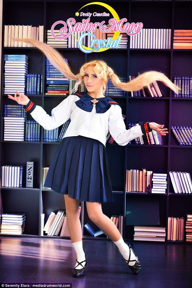 9X dành hàng giờ mỗi ngày hóa thân thành búp bê sống