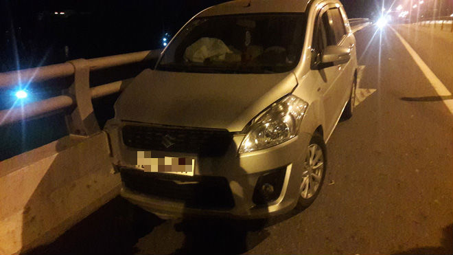 Chồng say rượu lái ô tô, vợ nhảy ra ngoài thoát chết rồi tá hỏa hay tin chồng vứt lại xe, nhảy cầu tự tử