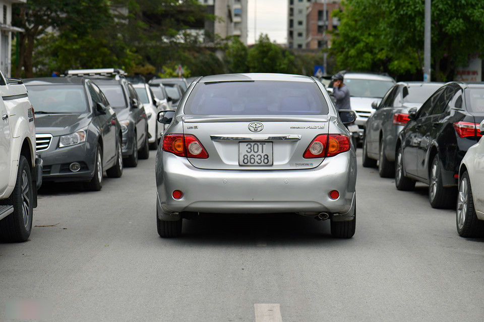 Xế hộp bủa vây khu tái định cư phía tây Hà Nội