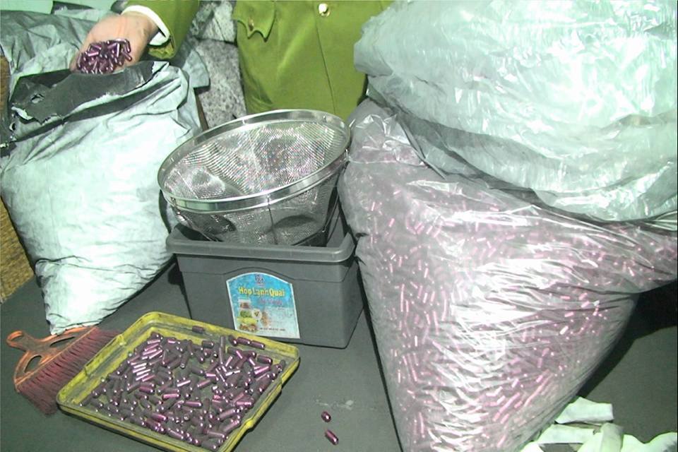 Rùng mình quy trình chế củi tre thành thuốc trị ung thư