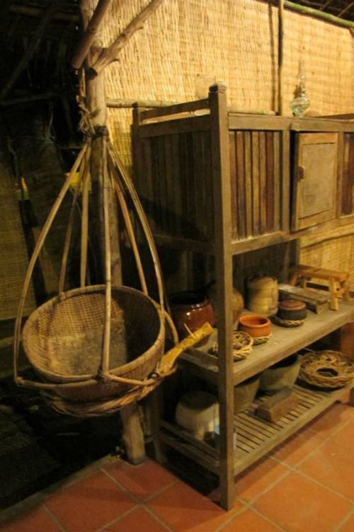 Cư dân mạng khoe của hiếm: Những cái chạn bát tuổi đời vài thập kỷ mà vẫn xài tốt Cư dân mạng khoe của hiếm: Những cái chạn bát tuổi đời vài thập kỷ mà vẫn xài tốt