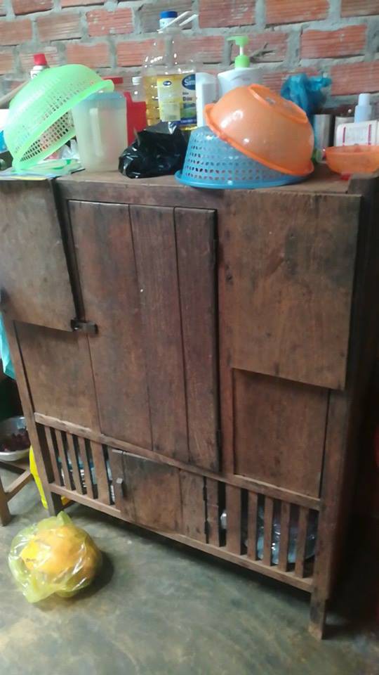 Cư dân mạng khoe của hiếm: Những cái chạn bát tuổi đời vài thập kỷ mà vẫn xài tốt Cư dân mạng khoe của hiếm: Những cái chạn bát tuổi đời vài thập kỷ mà vẫn xài tốt