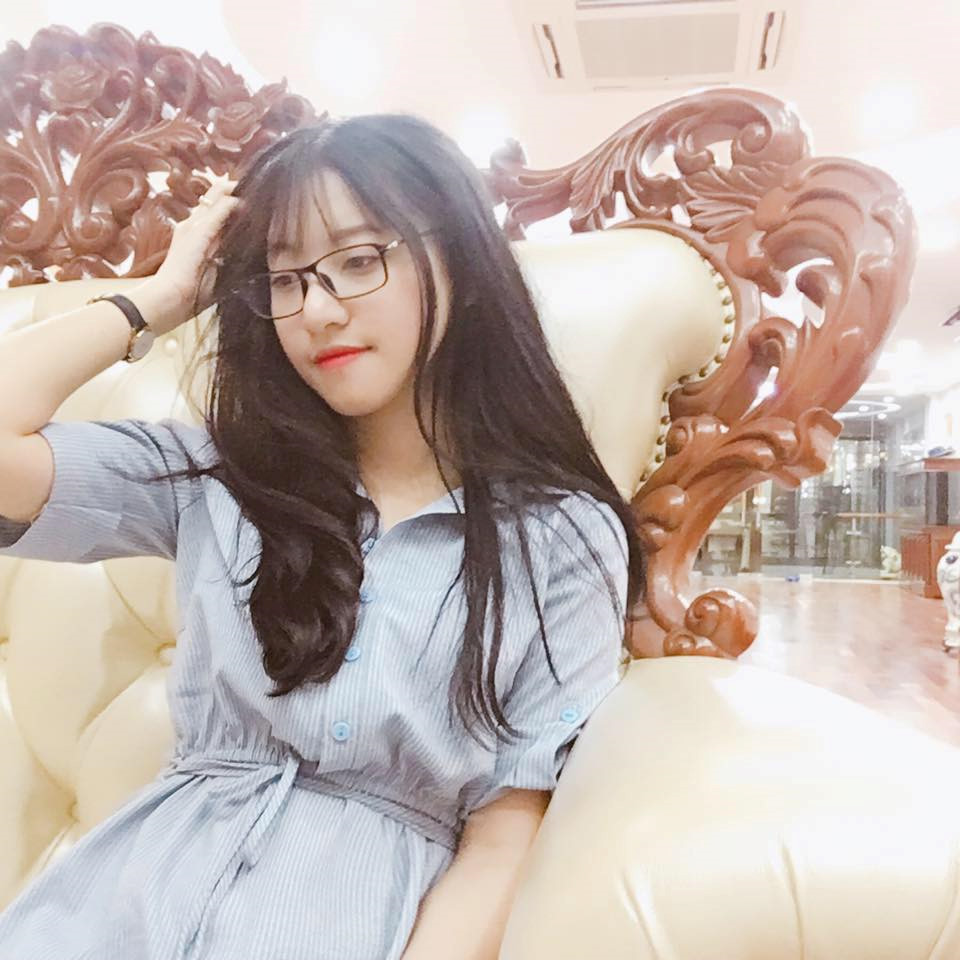 Nhan sắc đời thường của cô gái Nghệ An trả 20 bữa cơm cho bà cụ ăn xin