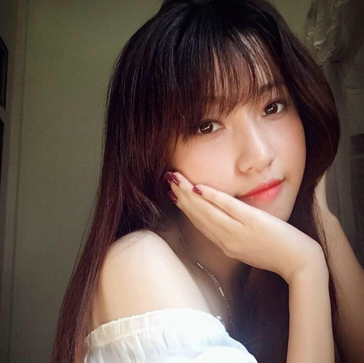 Nhan sắc đời thường của cô gái Nghệ An trả 20 bữa cơm cho bà cụ ăn xin