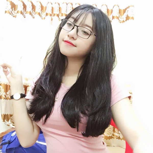 Nhan sắc đời thường của cô gái Nghệ An trả 20 bữa cơm cho bà cụ ăn xin