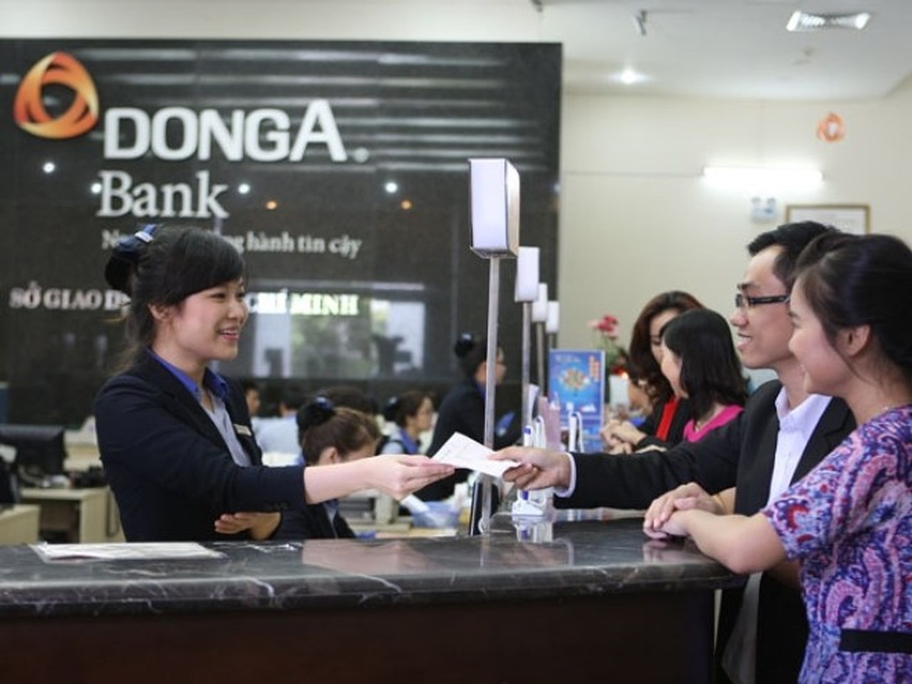 Gần 3 năm DongA Bank bị kiểm soát đặc biệt, cổ đông vẫn ôm cổ phiếu chờ được giao dịch