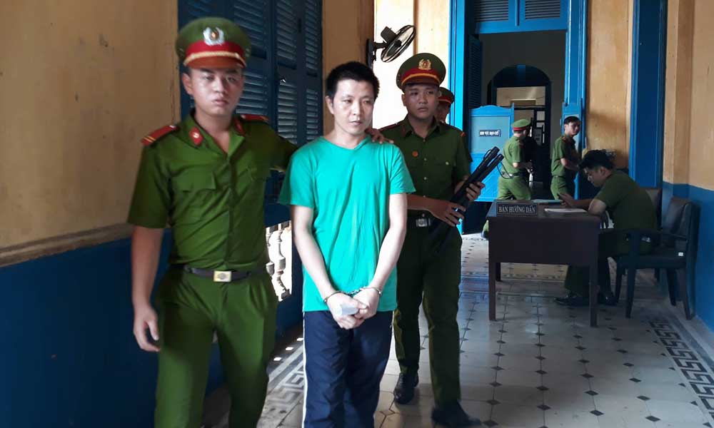 Ghen tuông, bóp cổ người tình tới chết