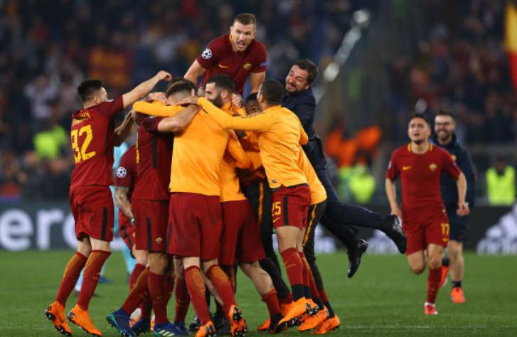 Cầu thủ Roma ôm mặt khóc sau màn ngược dòng lịch sử