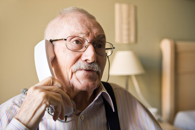 Nghe tin bố mẹ sẽ ly hôn, hai con tức tốc chạy về và vô cùng ân hận với tâm sự của bố mẹ sau đó