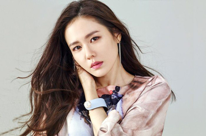 Chị đẹp Son Ye Jin: Mỹ nhân vạn người mê, 36 năm vẫn lẻ bóng và tin đồn yêu đương đồng tính với chân dài SNSD Chị đẹp Son Ye Jin: Mỹ nhân vạn người mê, 36 năm vẫn lẻ bóng và tin đồn yêu đương đồng tính với chân dài SNSD
