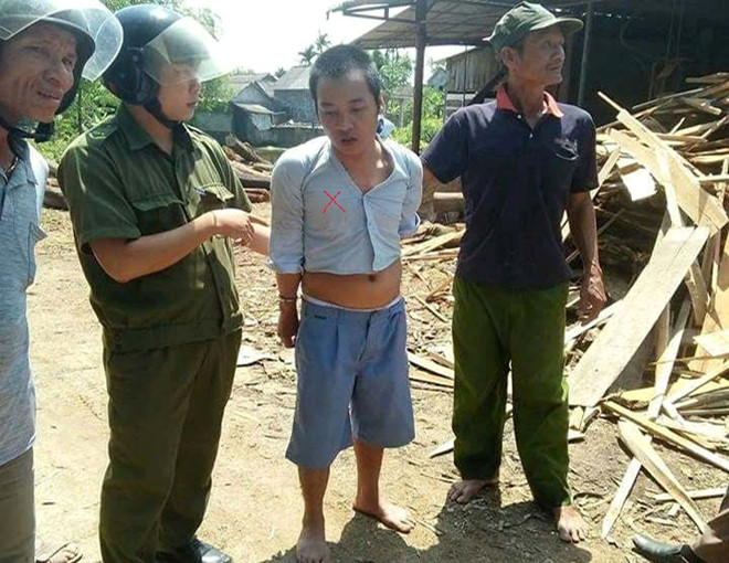 Người dân lao xuống ruộng bắt gã trai mới ra tù được 5 ngày
