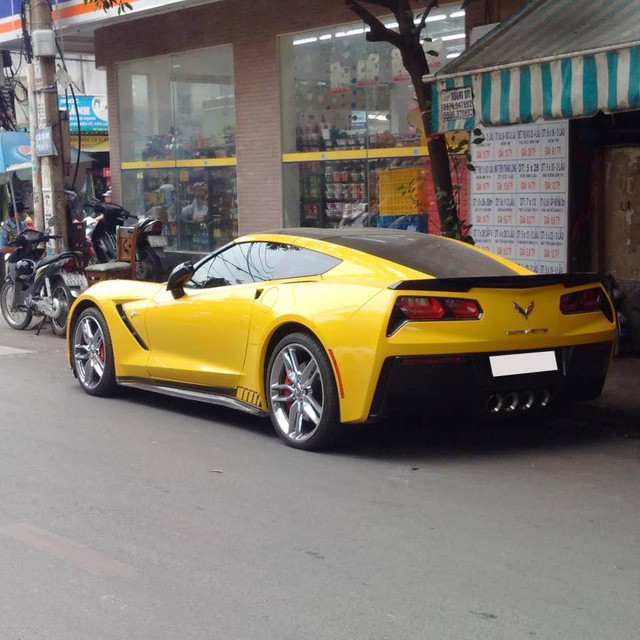 Sau tai nạn kinh hoàng, chủ xe Chevrolet Corvette chụp hình đăng Facebook: Chúc mọi người mua được siêu xe để đi an toàn