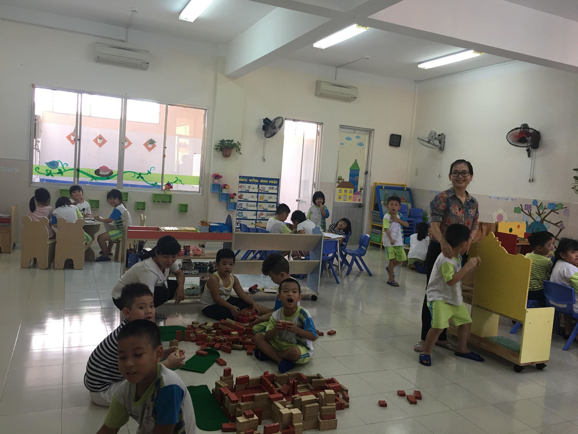 Đình chỉ giáo viên mầm non dọa nạt trẻ ở Sài Gòn: Là người hay là thú, là người sao không biết nghe lời?