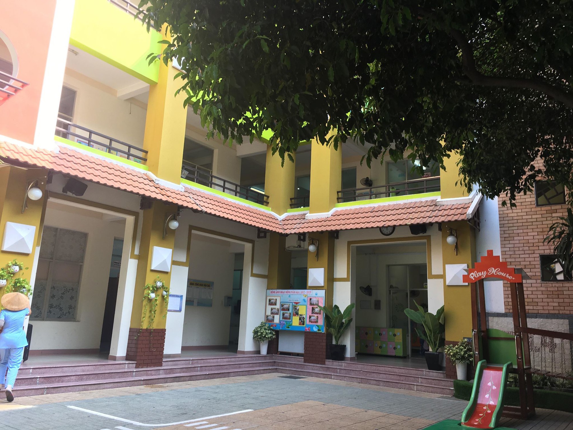 Đình chỉ giáo viên mầm non dọa nạt trẻ ở Sài Gòn: Là người hay là thú, là người sao không biết nghe lời?