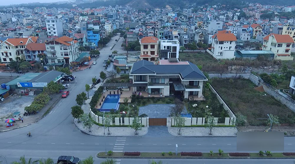Con đường nhà giàu đẹp nhất đất Quảng Ninh