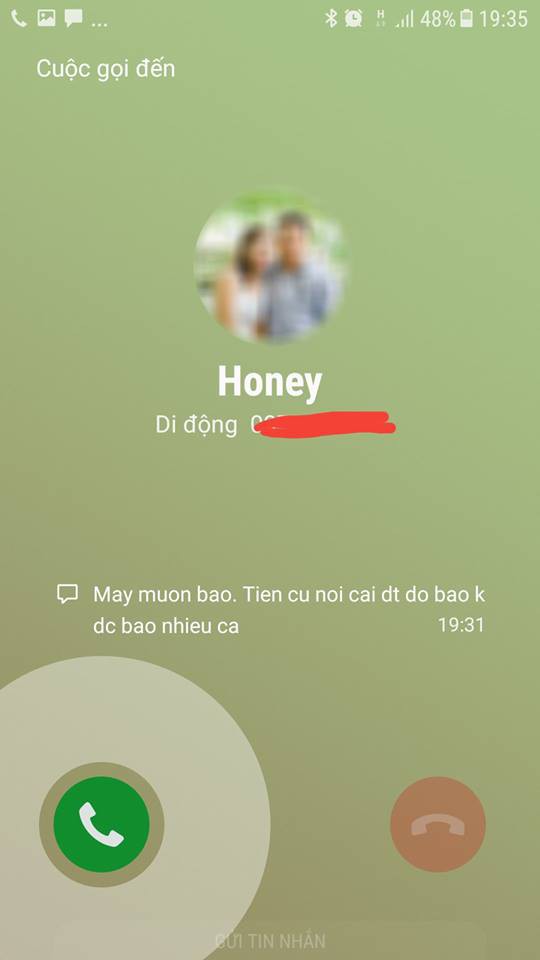 Bị giật điện thoại trên phố, mẹ trẻ có máu thám tử dẫn theo chồng con tìm đến tận nhà tên trộm đòi lại, ly kì như phim hành động