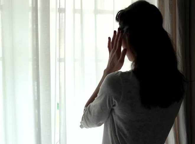 Mặc cảm từ cuộc hôn nhân tan vỡ của mình, mẹ dùng mọi cách để khiến tôi không thể lấy chồng