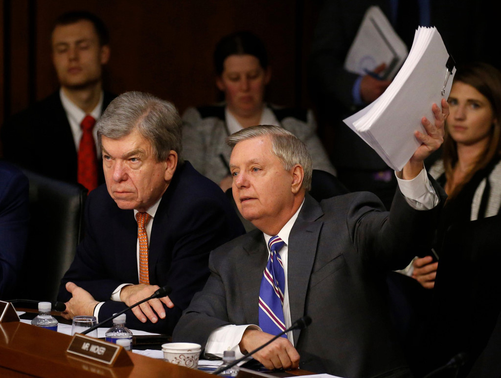 Thượng nghị sĩ Mỹ: Điều khoản sử dụng của Facebook như rác