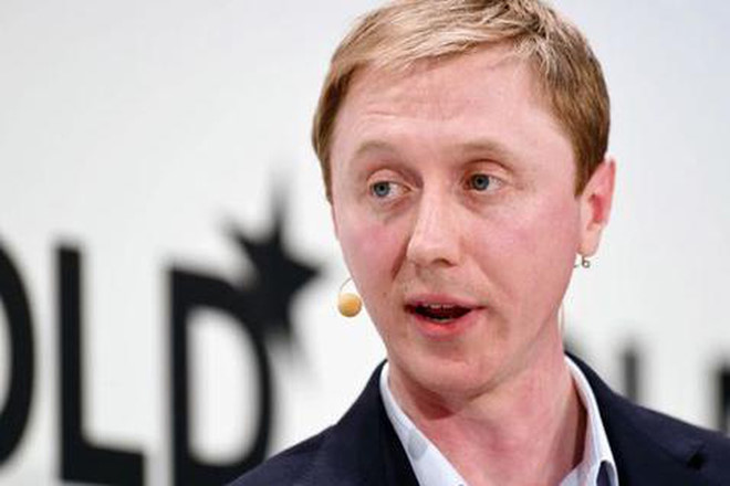 CEO Cambridge Analytica từ chức giữa tâm bão dư luận