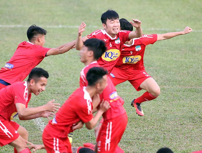 Bầu Đức: Đừng dùng HAGL làm con tin, được không?