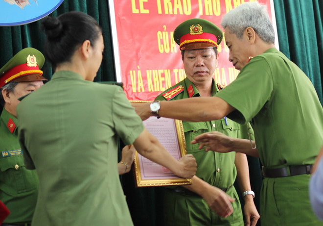 Khen thưởng ban chuyên án phá vụ cướp ngân hàng ở Sài Gòn