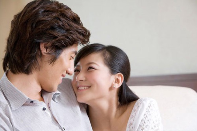 Chồng thơ ơ, đối xử với vợ nhạt nhẽo, bỗng dưng hừng hực lửa nóng