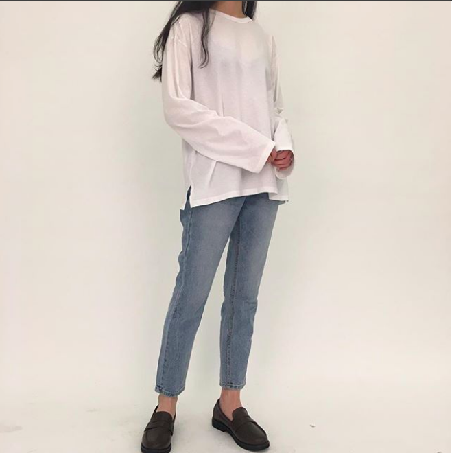 Định mặc quần jeans ống đứng, các nàng hãy chọn 1 trong 4 combo cứ lên đồ là đẹp miễn chê này Định mặc quần jeans ống đứng, các nàng hãy chọn 1 trong 4 combo cứ lên đồ là đẹp miễn chê này