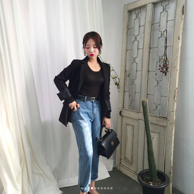 Định mặc quần jeans ống đứng, các nàng hãy chọn 1 trong 4 combo cứ lên đồ là đẹp miễn chê này Định mặc quần jeans ống đứng, các nàng hãy chọn 1 trong 4 combo cứ lên đồ là đẹp miễn chê này