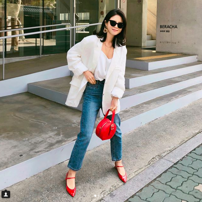 Định mặc quần jeans ống đứng, các nàng hãy chọn 1 trong 4 combo cứ lên đồ là đẹp miễn chê này Định mặc quần jeans ống đứng, các nàng hãy chọn 1 trong 4 combo cứ lên đồ là đẹp miễn chê này