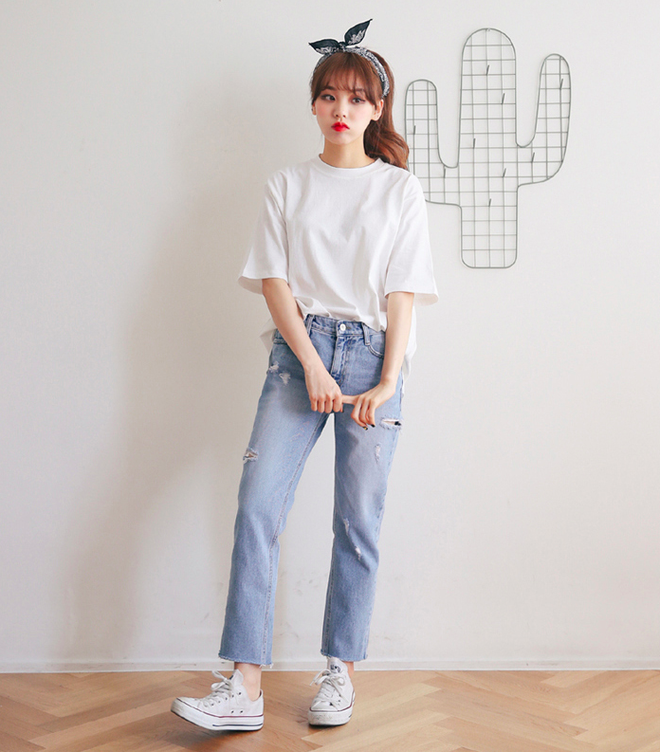 Định mặc quần jeans ống đứng, các nàng hãy chọn 1 trong 4 combo cứ lên đồ là đẹp miễn chê này Định mặc quần jeans ống đứng, các nàng hãy chọn 1 trong 4 combo cứ lên đồ là đẹp miễn chê này