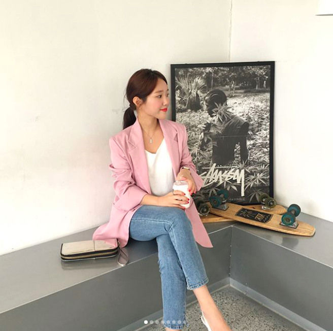 Định mặc quần jeans ống đứng, các nàng hãy chọn 1 trong 4 combo cứ lên đồ là đẹp miễn chê này Định mặc quần jeans ống đứng, các nàng hãy chọn 1 trong 4 combo cứ lên đồ là đẹp miễn chê này