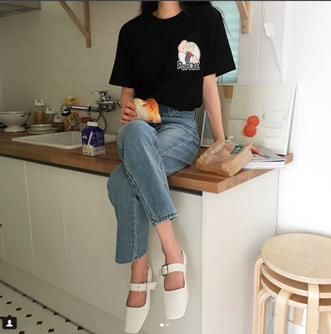 Định mặc quần jeans ống đứng, các nàng hãy chọn 1 trong 4 combo cứ lên đồ là đẹp miễn chê này Định mặc quần jeans ống đứng, các nàng hãy chọn 1 trong 4 combo cứ lên đồ là đẹp miễn chê này