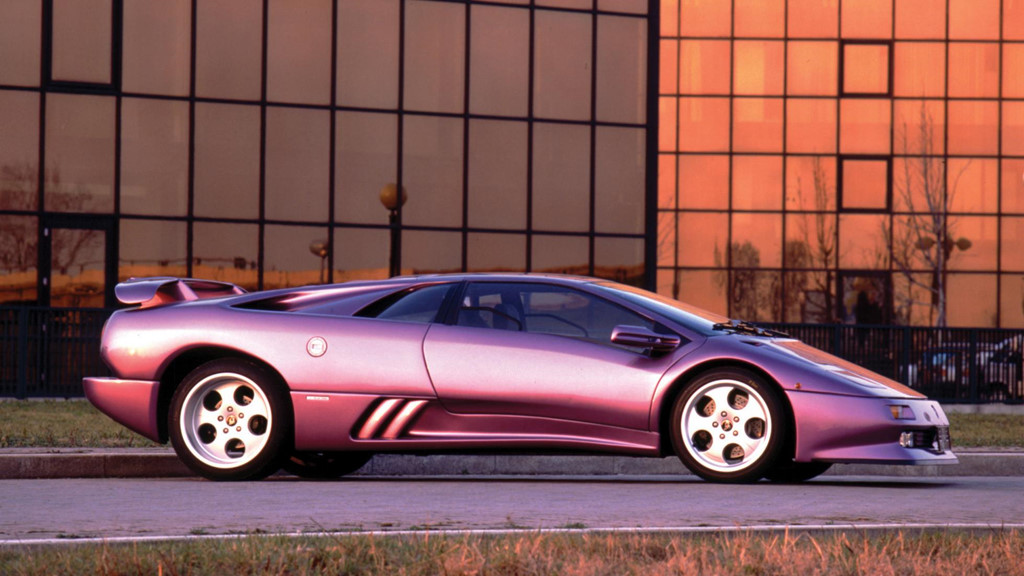 Lamborghini Aventador phiên bản màu tím cực hiếm