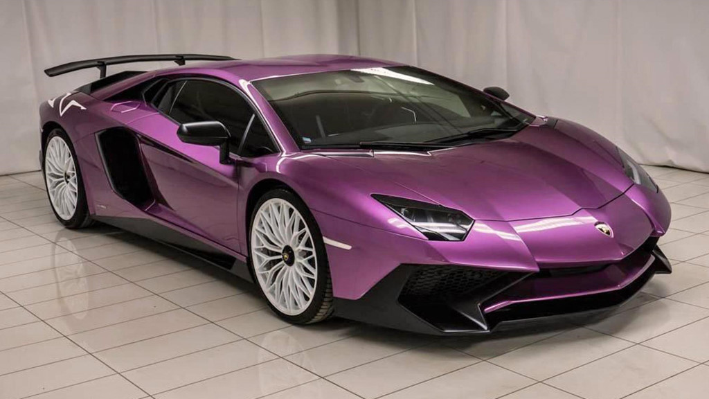 Lamborghini Aventador phiên bản màu tím cực hiếm