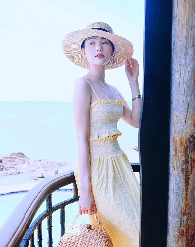 Độ hot của mũ cói đang tăng lên từng ngày nhờ Hà Hồ, Hà Tăng