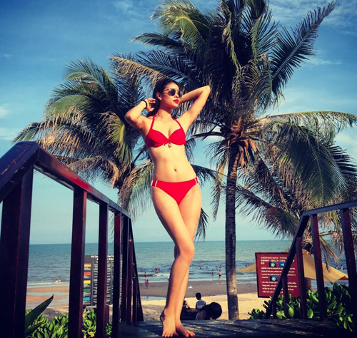 Chưa tới hè, Phạm Hương đã mặc bikini nóng rẫy đốt mọi ánh nhìn Chưa tới hè, Phạm Hương đã mặc bikini nóng rẫy đốt mọi ánh nhìn
