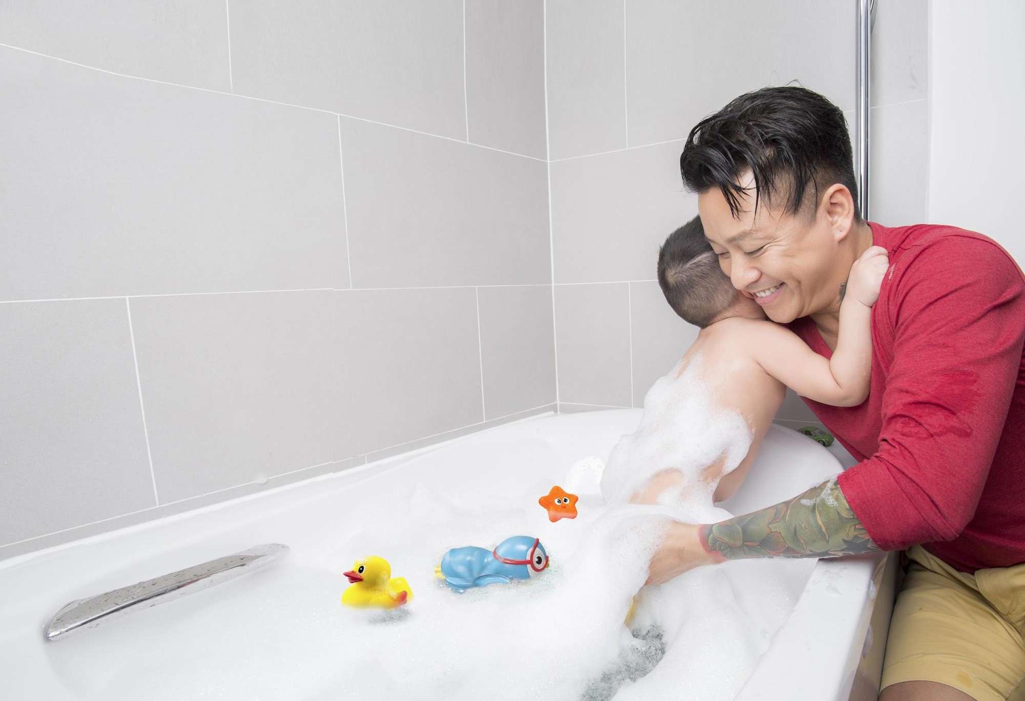 Sao nam Việt: Từng là soái ca sát gái hô biến thành ông bố bỉm sữa đảm đang