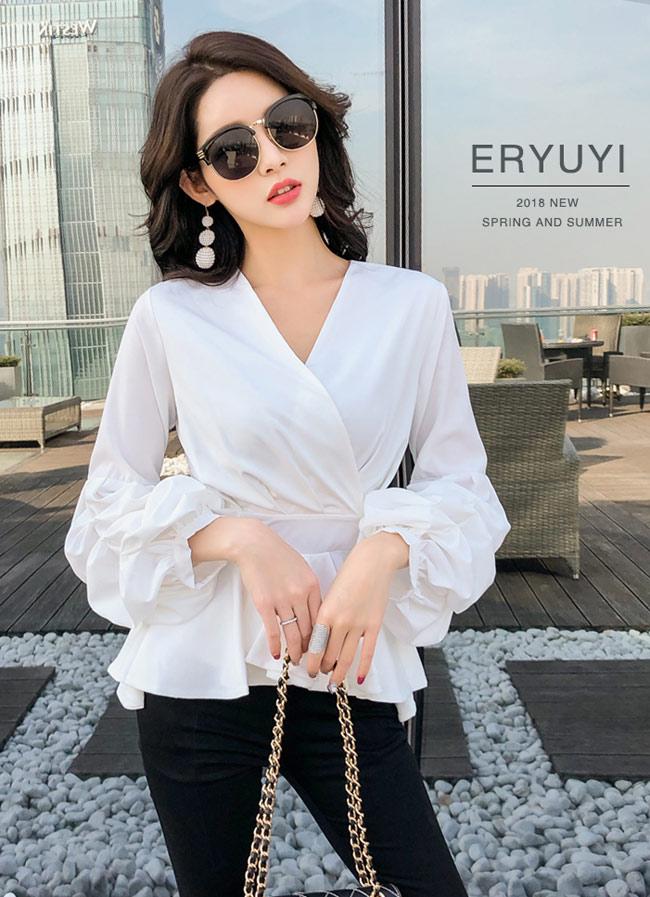 Theo chân sao Việt chọn mua 5 mẫu sơ mi đáng mua nhất hè này Theo chân sao Việt chọn mua 5 mẫu sơ mi đáng mua nhất hè này