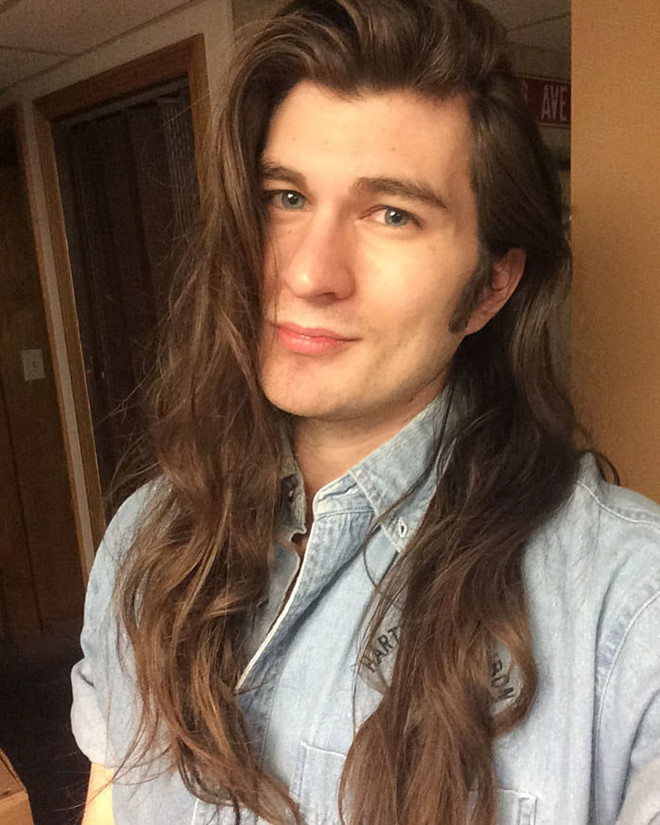 Giảm 32 kg, chàng trai trở nên nổi tiếng vì giống hoàng tử Disney