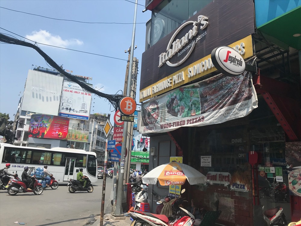 Mua bán tiền ảo bằng máy ATM âm thầm diễn ra tại Sài Gòn