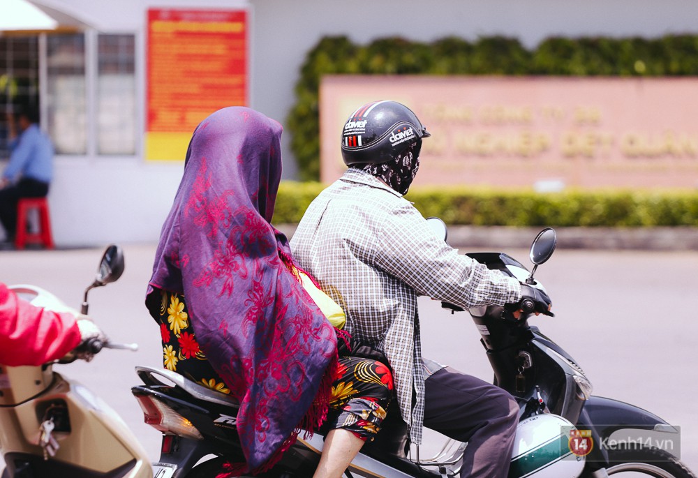 Chùm ảnh: Sài Gòn bước vào đợt nắng nóng đổ lửa, những ninja xuống phố