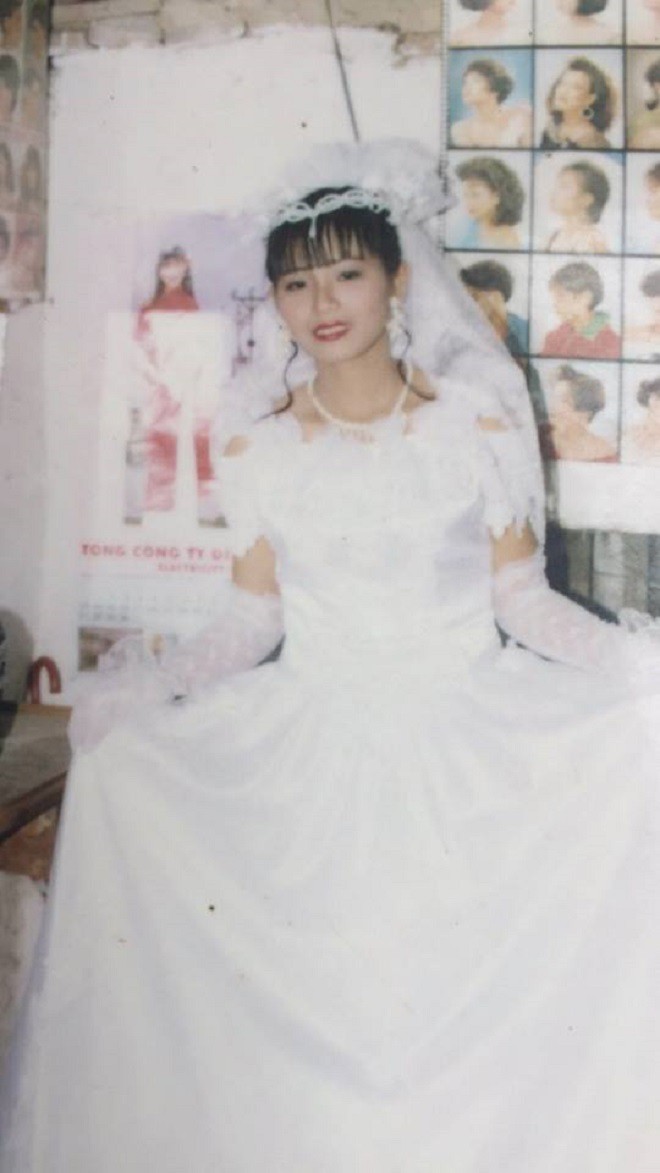 Ngắm ảnh cưới đã ố màu của bố mẹ mới thấy khi xưa xuân sắc mẹ mình cũng từng xinh đẹp biết bao