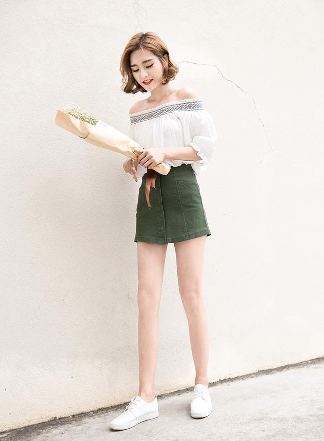 Để mặc áo trễ vai thật đẹp không thể bỏ qua những mẹo này Để mặc áo trễ vai thật đẹp không thể bỏ qua những mẹo này