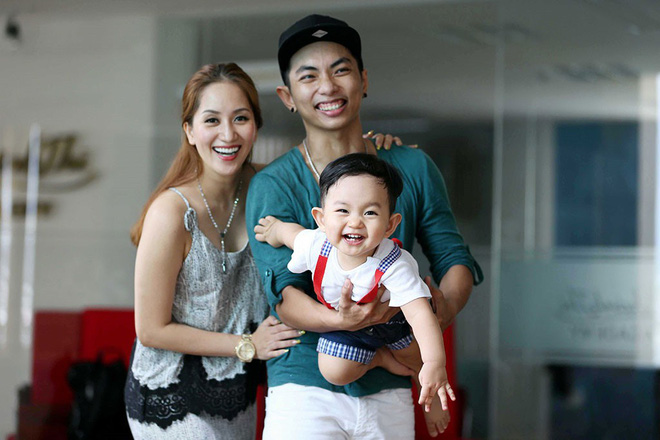 Showbiz Việt cũng có những cuộc tình kiểu chị đẹp mua cơm ngon cho tôi như thế này Showbiz Việt cũng có những cuộc tình kiểu chị đẹp mua cơm ngon cho tôi như thế này