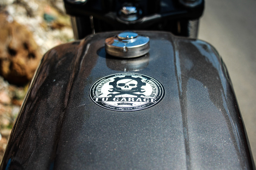 Honda CB400SF 15 tuổi lột xác với phong cách tracker tại Sài Gòn